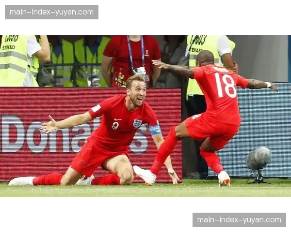 比赛脉络:从点球争议到任意球绝杀,一场比赛浓缩定位球攻防博弈 比赛脉络:从点球争议到任意球绝杀,一场比赛浓缩定位球攻防博弈